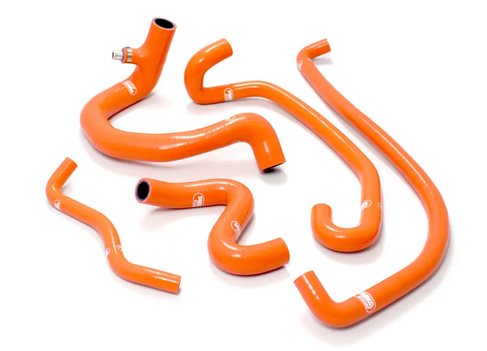 Pouze Dnes Samco Sport 5-dílná sada silikonových hadic pro odvětrání klikové skříně pro Peugeot 205 GTi 1985 - 1992 1.6/1.9 (Kit contains Oil Filler Hoses and breathers), barva matná černá (classic)