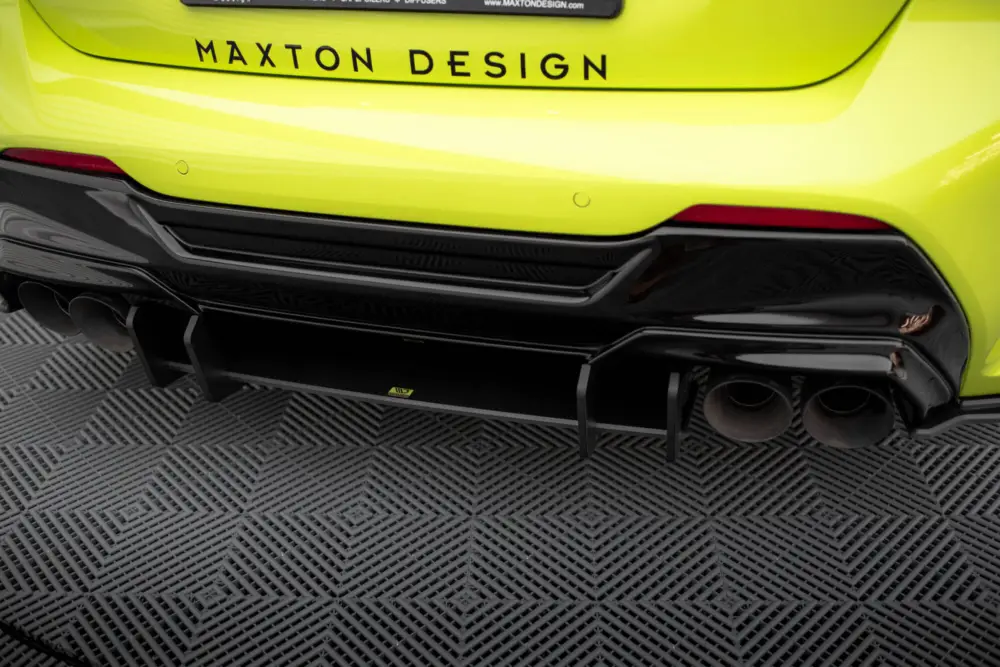 Originální Maxton Design "Street Pro" difuzor zadního nárazníku v.3 pro BMW řada 1 F40, plast ABS bez povrchové úpravy, s černou a červenou linkou, M-Pack / M135i